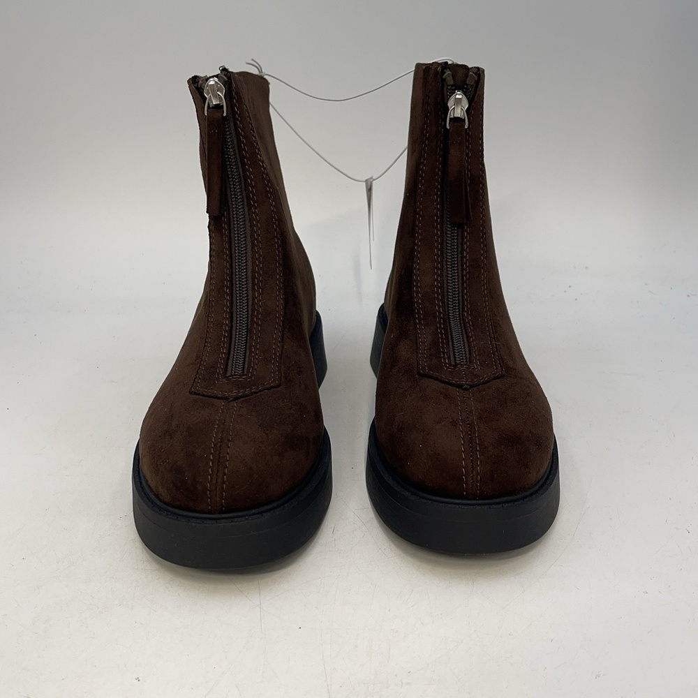 Old Navy Boots Womens Brown Faux Suede Ankle Zip Round Toe Flat Sole New Size 9